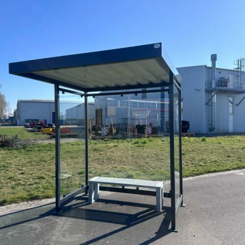 Rookabri model Palermo 50 Rokersabri - rookoverkapping Palermo. Een ideale plek voor uw rokers. Alle ijzerdelen zijn volbad verzinkt en gepoedercoat in een RAL-kleur naar keuze, perfect afgestemd op uw huisstijl.